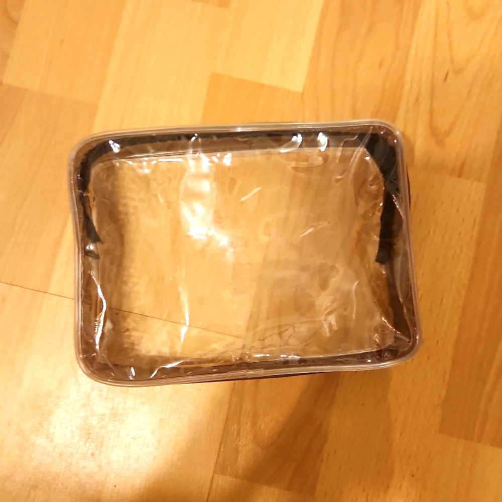 Clear makeup case